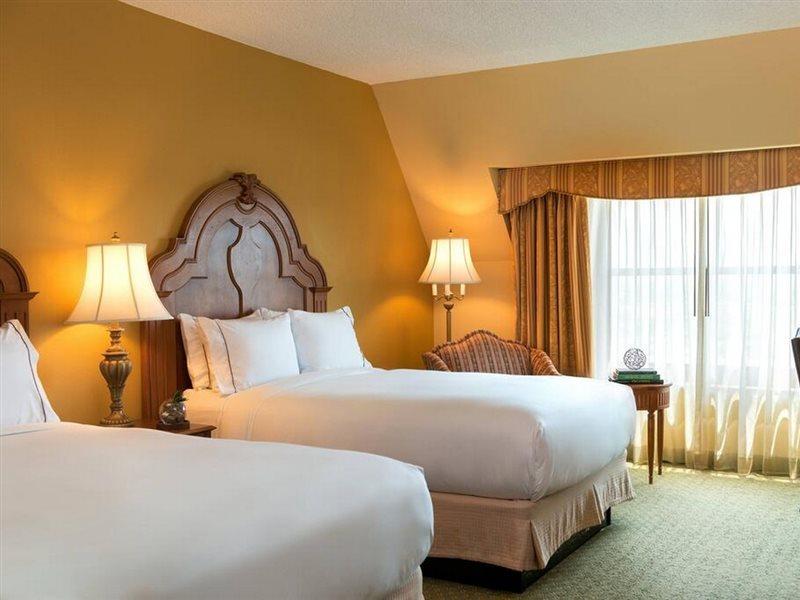 Renaissance Tulsa Hotel & Convention Center Екстериор снимка