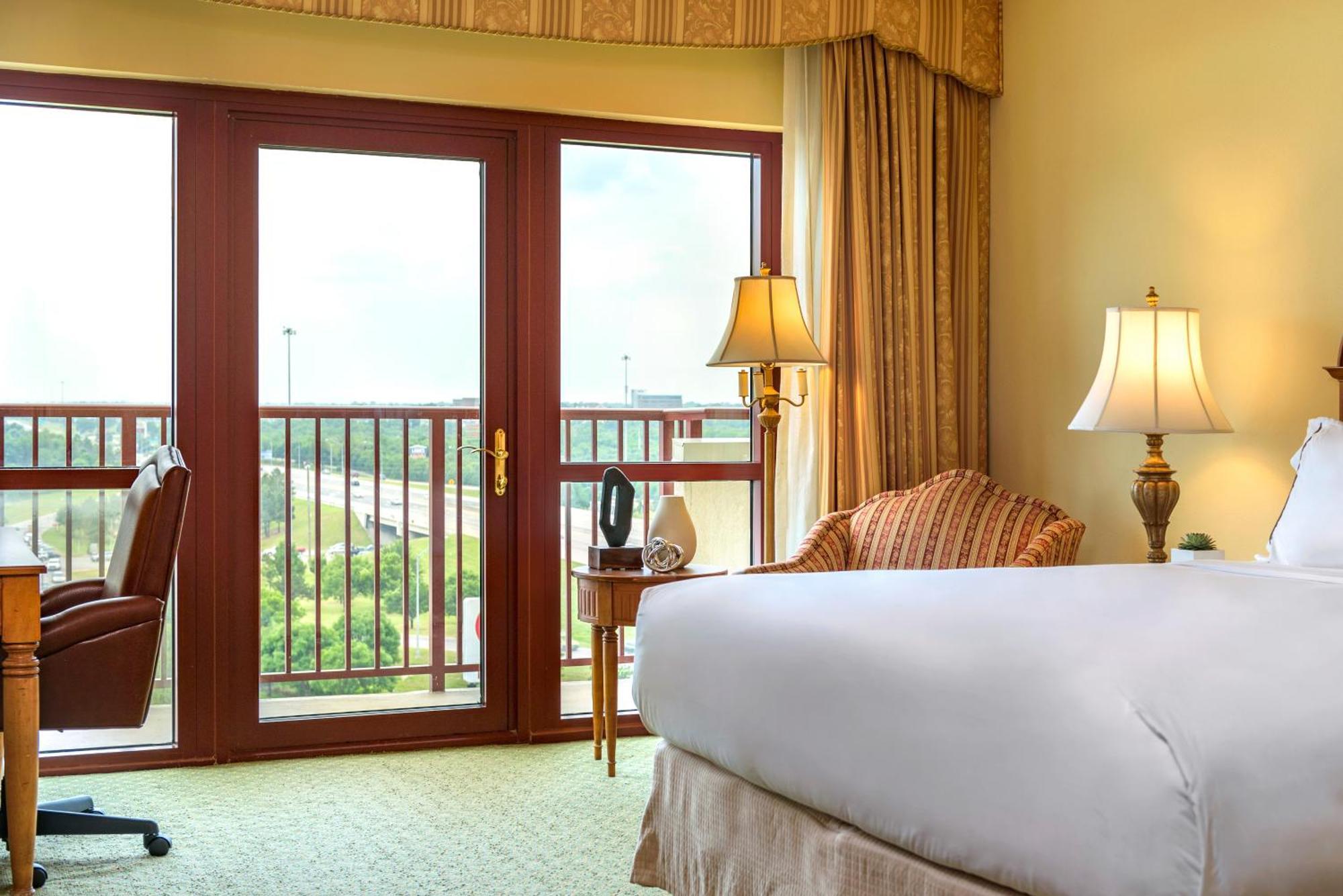 Renaissance Tulsa Hotel & Convention Center Екстериор снимка