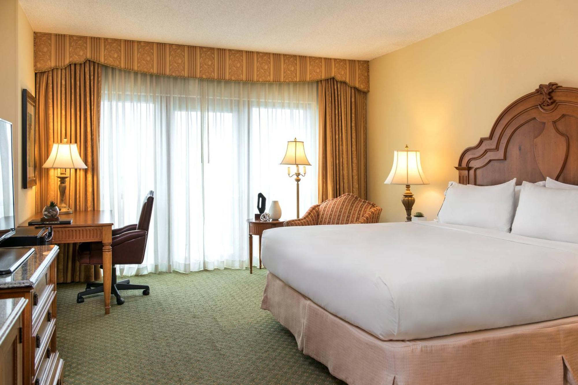 Renaissance Tulsa Hotel & Convention Center Екстериор снимка