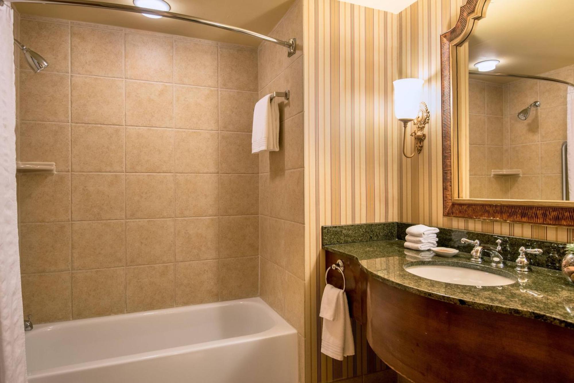Renaissance Tulsa Hotel & Convention Center Екстериор снимка