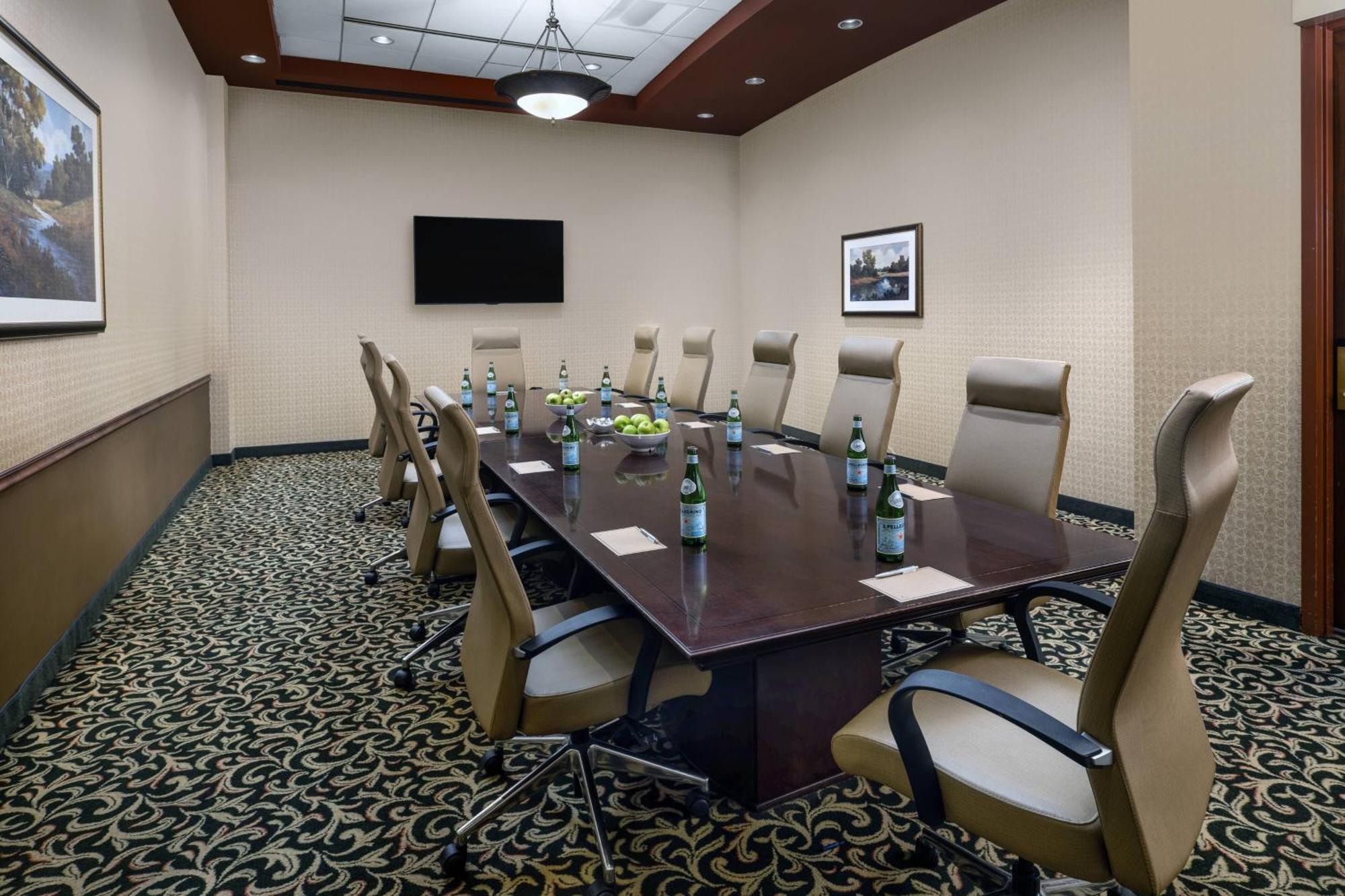 Renaissance Tulsa Hotel & Convention Center Екстериор снимка